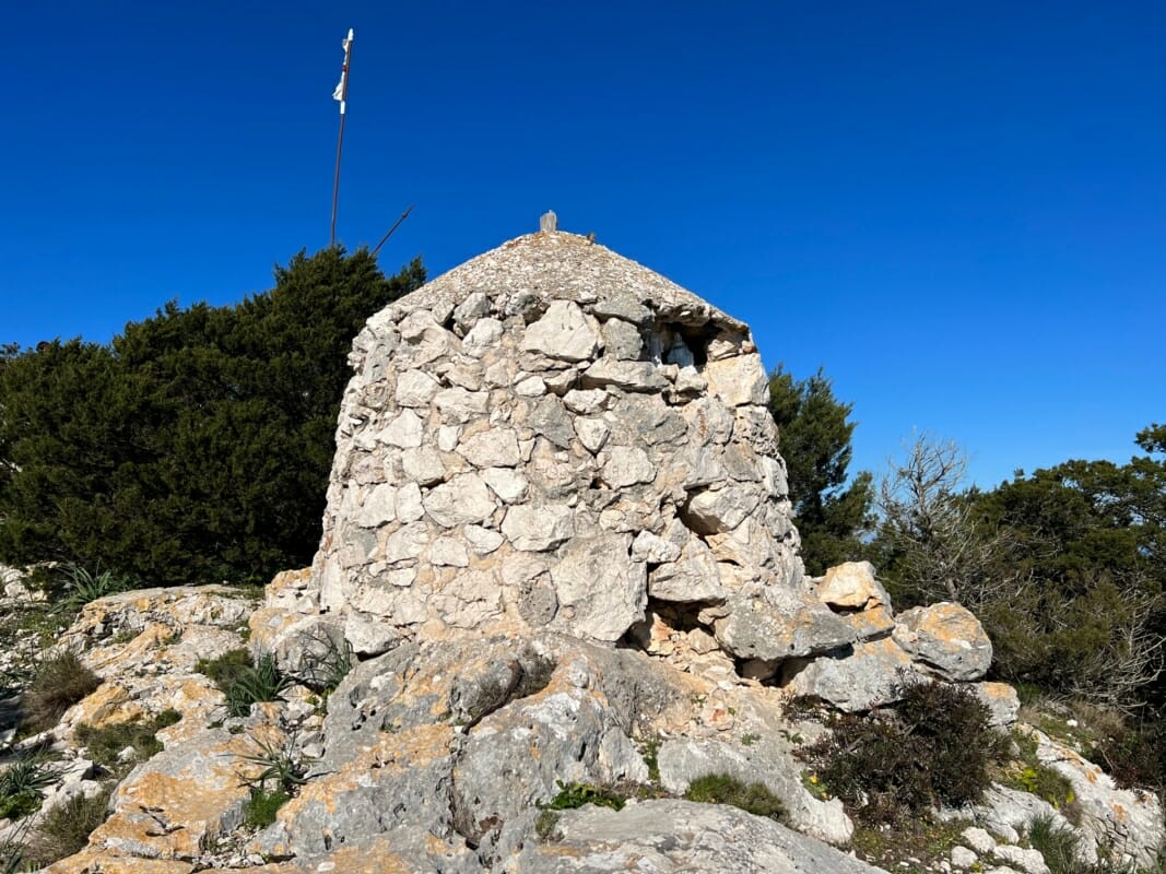 Capo Figari Fort in der Nähe eines Dipols