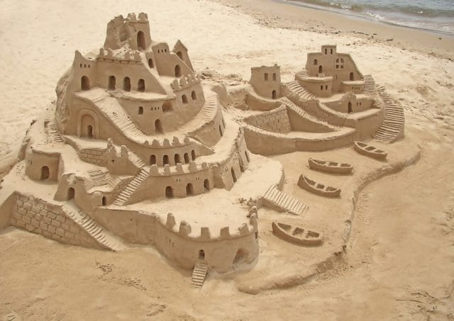 Castello Di Sabbia La Fortezza Con Pagode