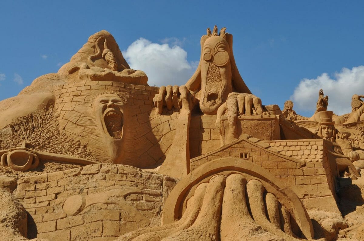 Sculture Di Sabbia E Castelli: La Sand Art 2024 - YepSea